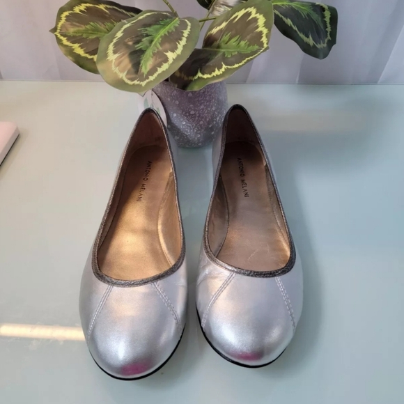 Antonio Melani Silver Ballet Flats Size 9.5 - Picture 4 of 6